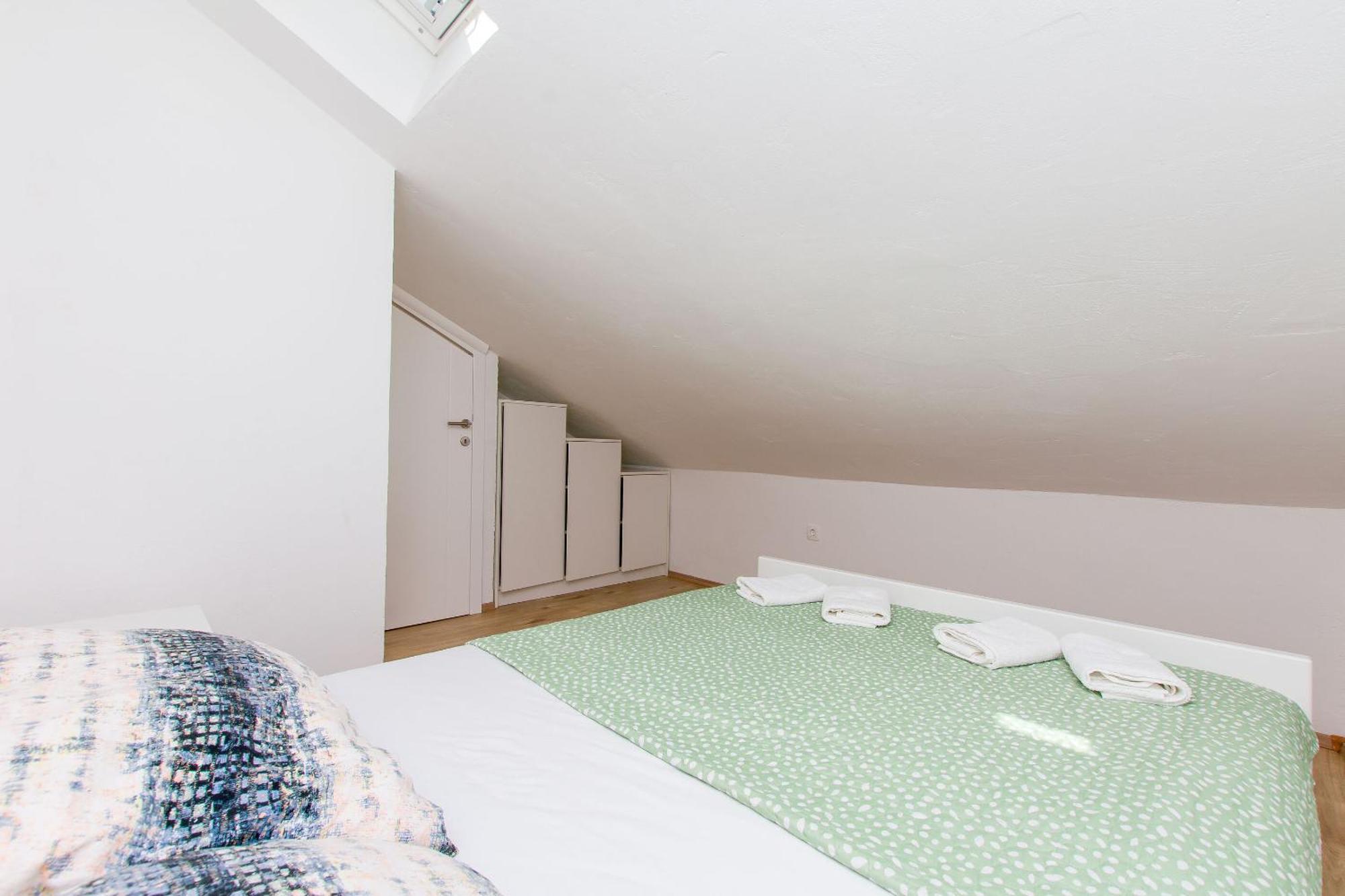 Apartment Petea Omiš Eksteriør billede