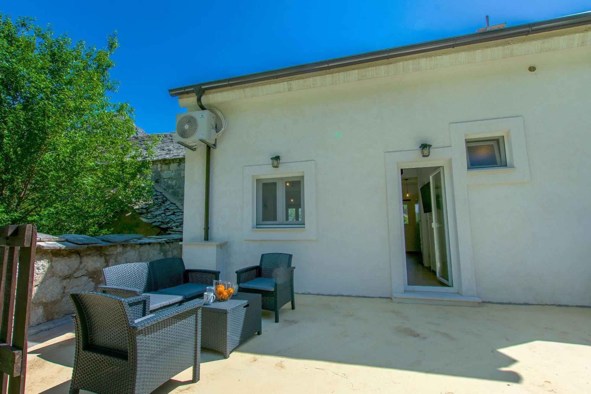 Apartment Petea Omiš Eksteriør billede