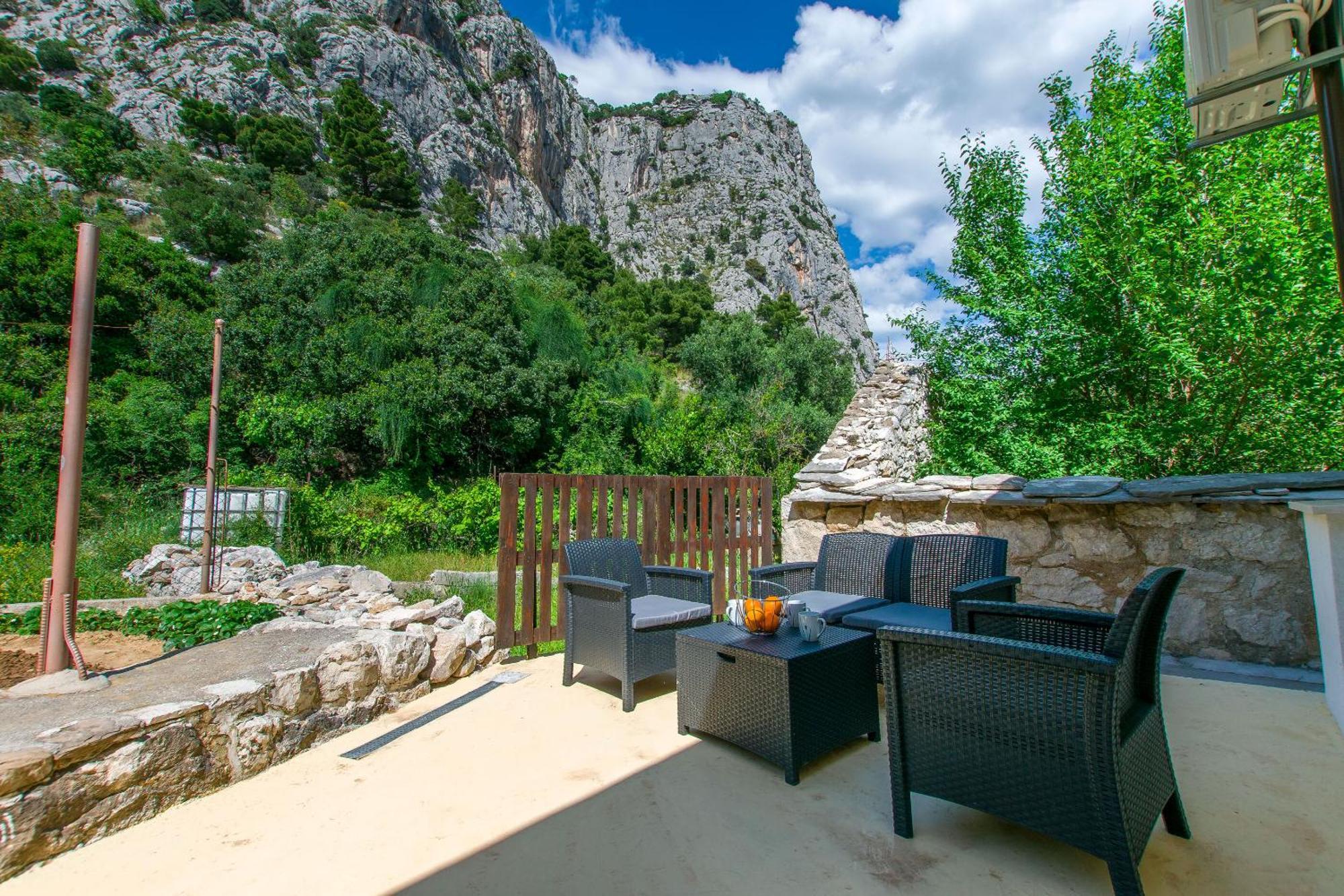 Apartment Petea Omiš Eksteriør billede