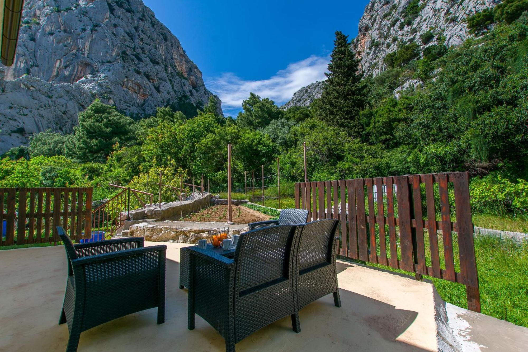 Apartment Petea Omiš Eksteriør billede