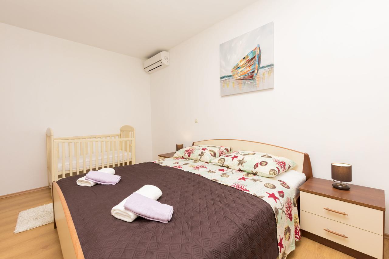 Apartment Petea Omiš Værelse billede