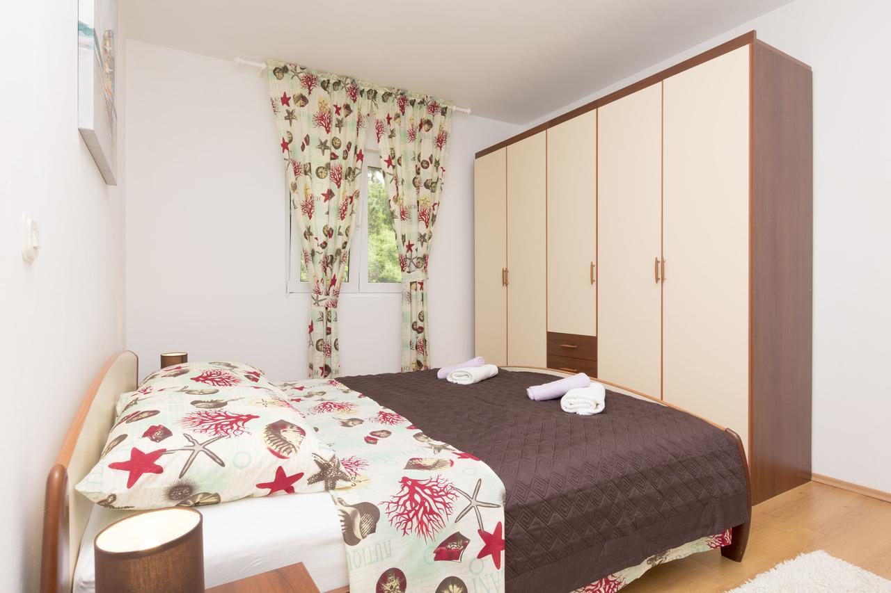 Apartment Petea Omiš Eksteriør billede