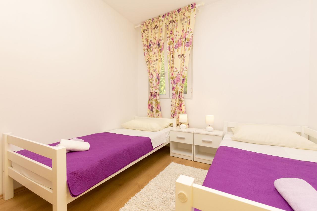 Apartment Petea Omiš Eksteriør billede