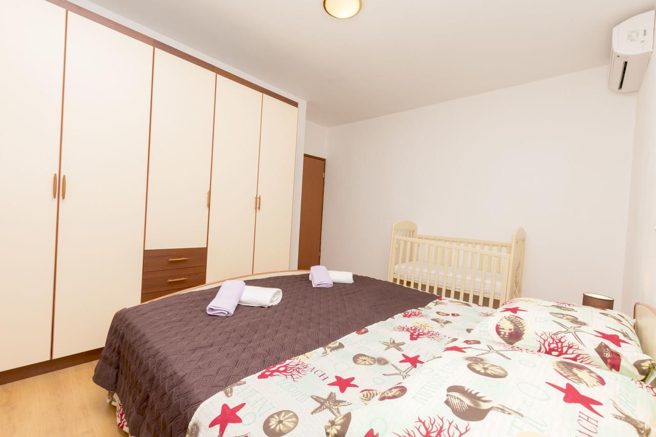 Apartment Petea Omiš Eksteriør billede